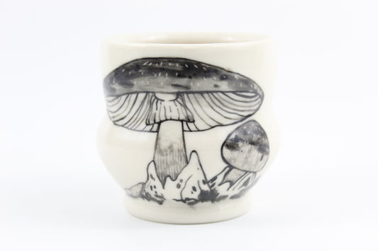 Mushroom and slug sipper