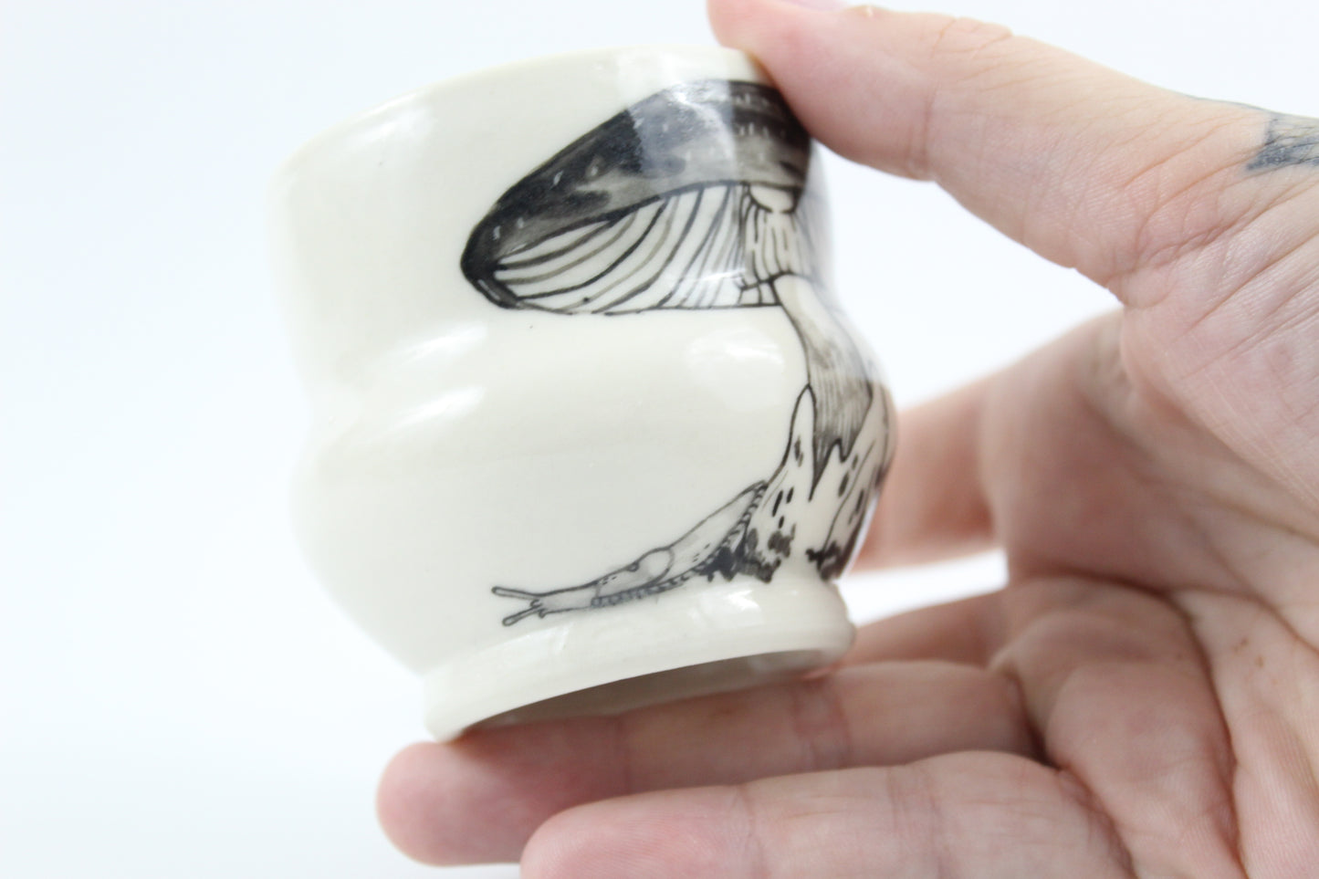 Mushroom and slug sipper